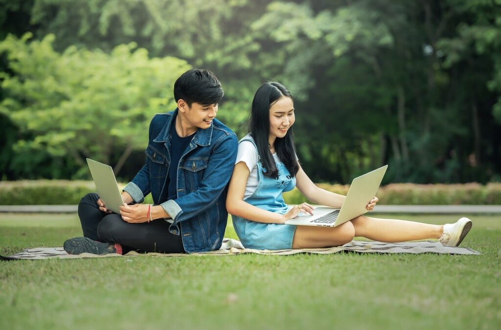 Adolescentes felices en verdad